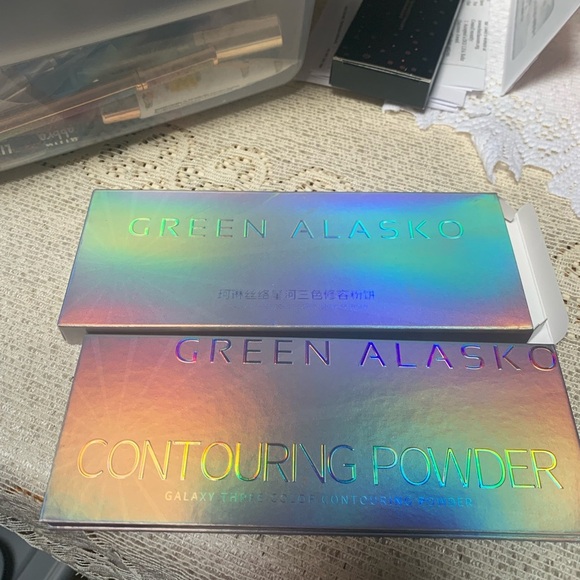 Champagne, Brown, and Grey Contour Palette - Picture 2 of 4